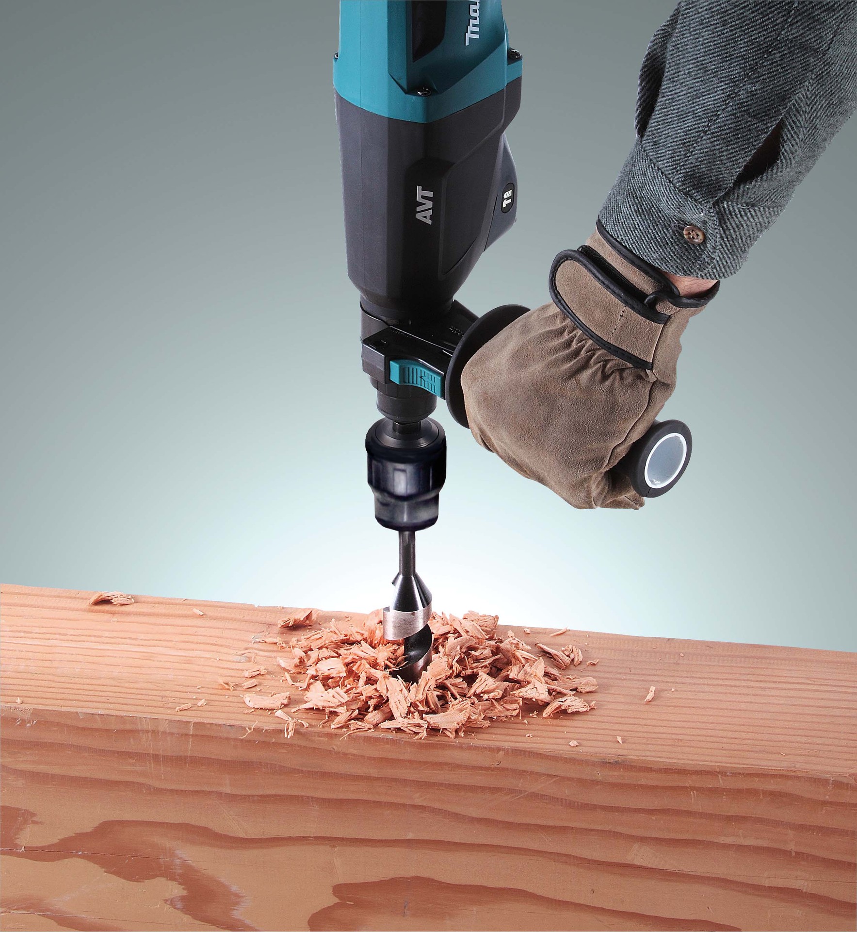 牧田 Makita HR2611F电锤评测” 低震动”、“多动能效率与表现”还在此刻一同融入锤林锤世界的全方位选择之点源然力作推荐[低振动之王]